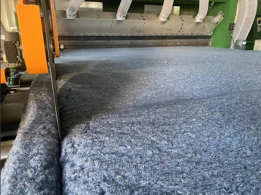 800kg/H Kapasitas Tinggi Kain Non Woven Mesin Membuat Udara Ditempatkan Mesin Felt Miskin