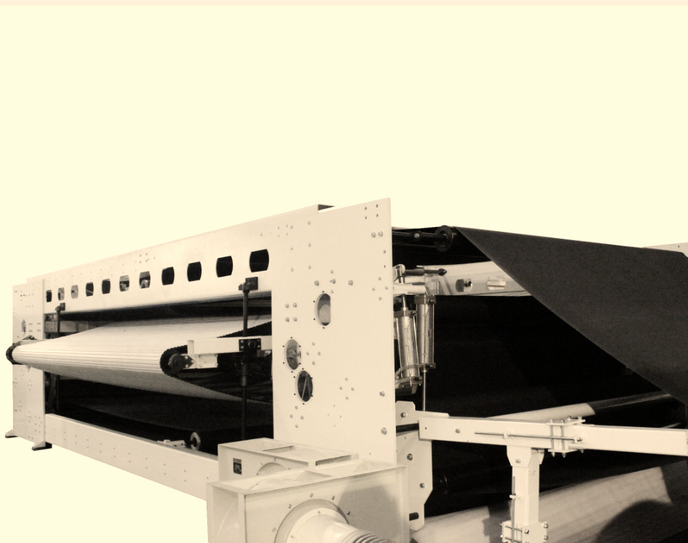 Mesin Pembuat Kain Non Woven Dengan PVC Conveyor Belt Reciprocating Laying